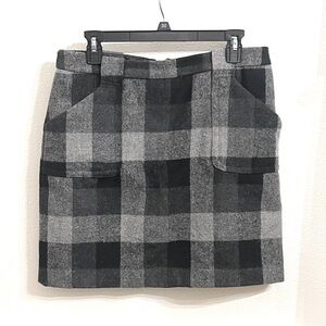 Liz Claiborne Plaid Mini Skirt Size 8 Black Gray Front Patch Pockets Lined Short
